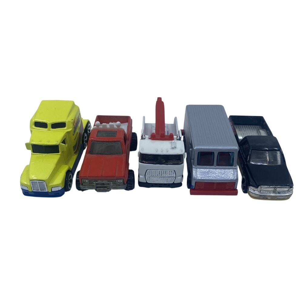 Hot Wheels Vintage Lot of 5 Hi Bank Racing Pit Crew Vehicles - See Description